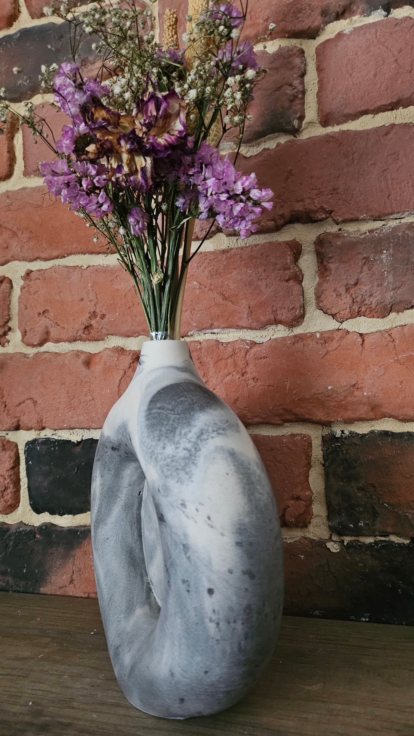 Vase décoratif marbré noir, gris et blanc